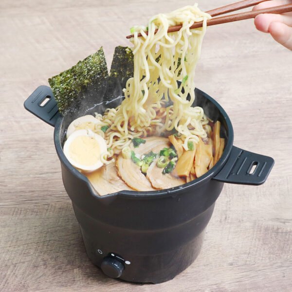 Folding hot pot/ramen pot for one person